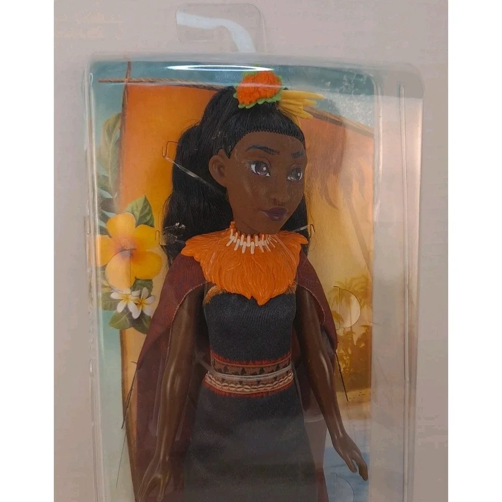 Disney Moana 2 Matangi Fashion Doll with 3‎ Accessories Removable Outfit w/ Cape